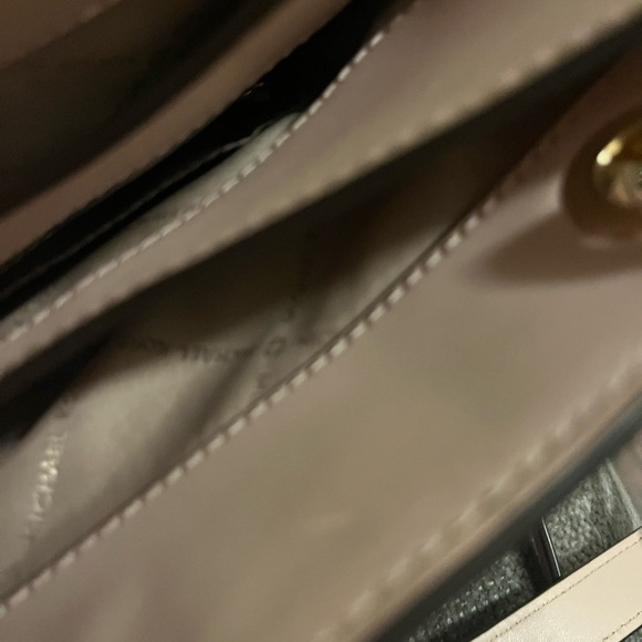 Bags - Picture 9 of 10